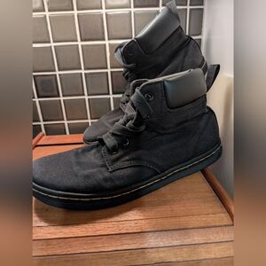 Dr. Martens Maelly Padded Collar Lace Up Ankle Boots,39